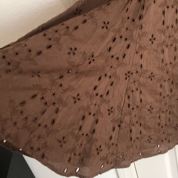 Wrap style eyelet dress - Picture 5 of 5